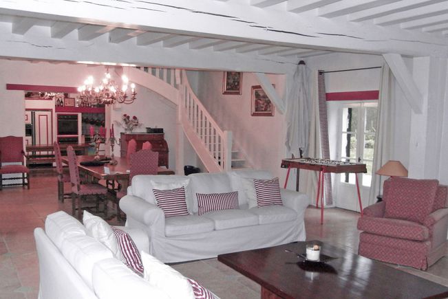 Property with Swimming-pool and Garden, Yvelines